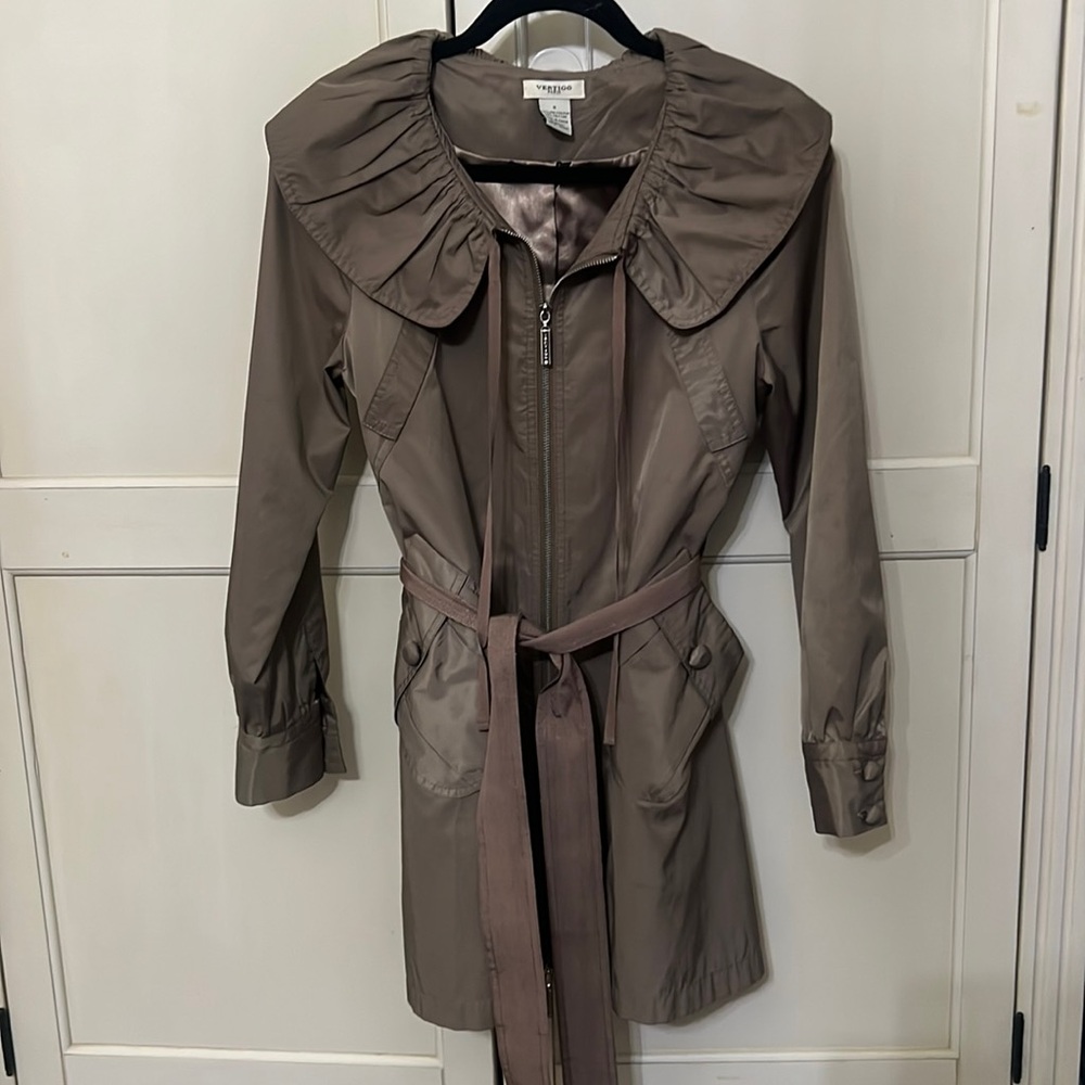 Vertigo Paris taupe trench